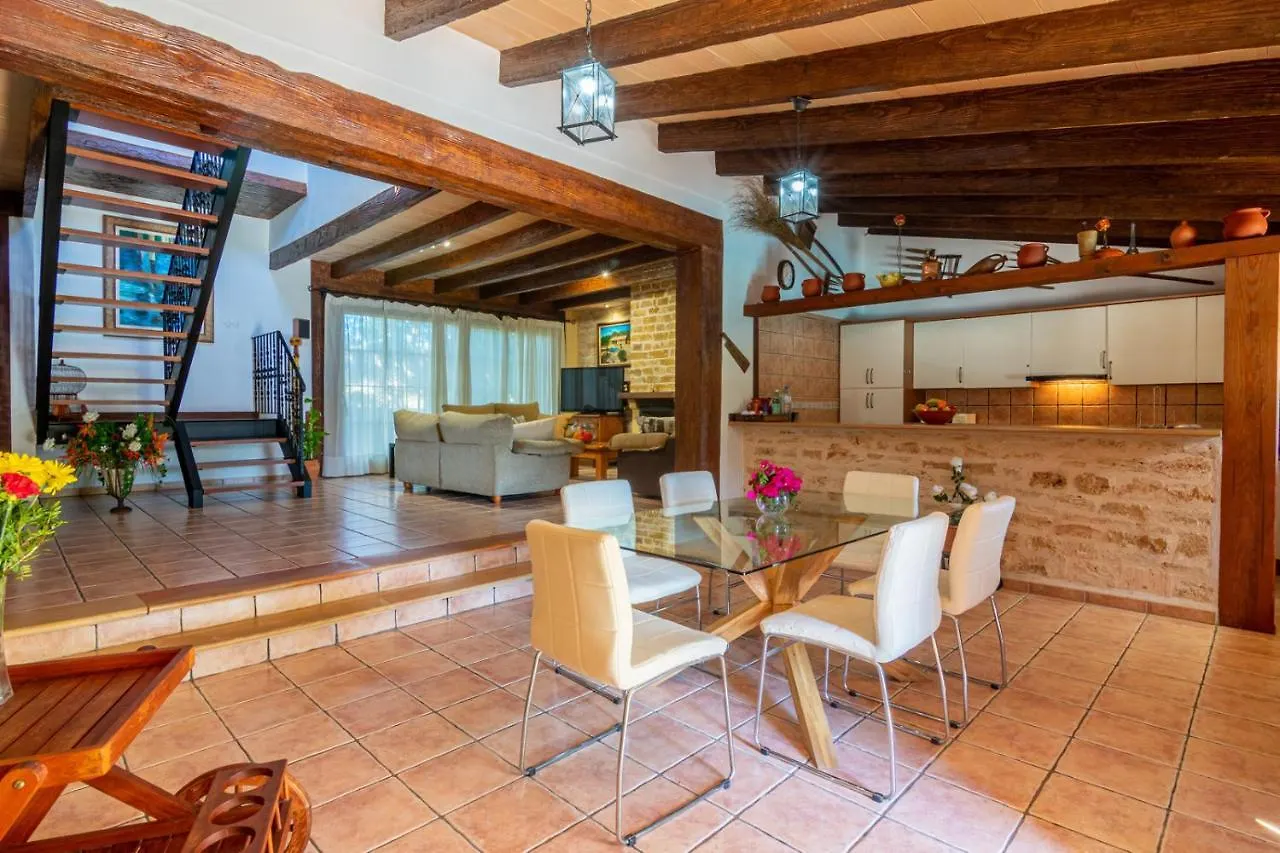 Casa Con Piscina A 1 Km Del Mar Y Del Pueblo Villa Alcudia  Spain