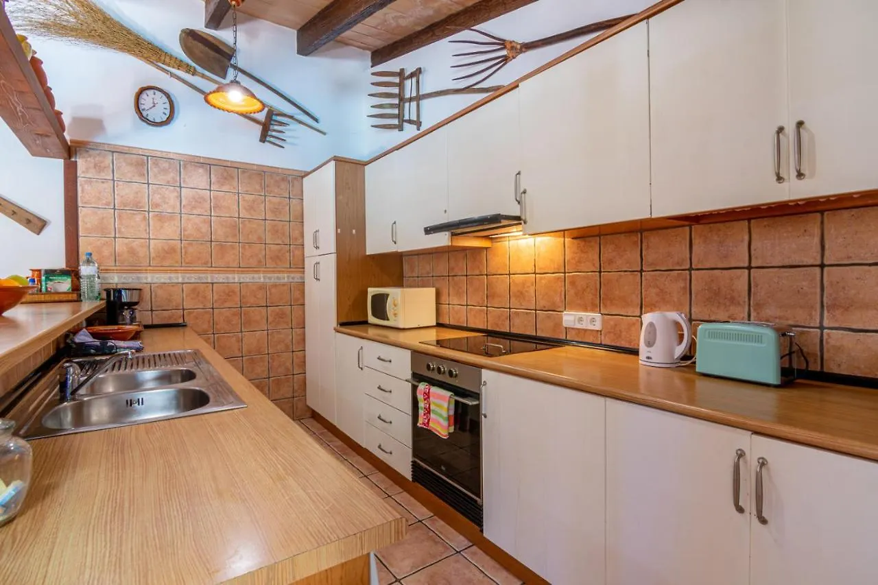 Casa Con Piscina A 1 Km Del Mar Y Del Pueblo Villa Alcudia  0*, Alcudia (Mallorca)