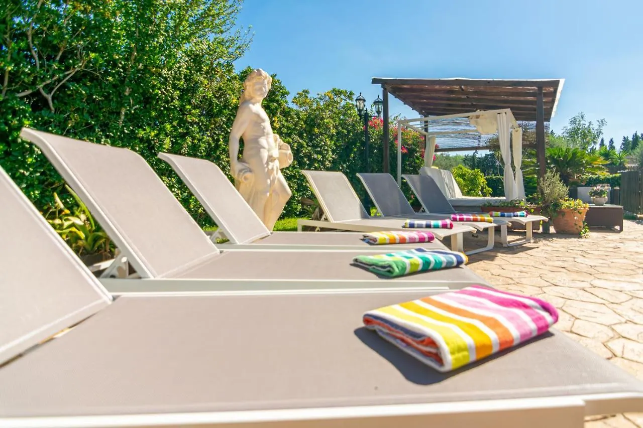 Casa Con Piscina A 1 Km Del Mar Y Del Pueblo Villa Alcudia  Spain